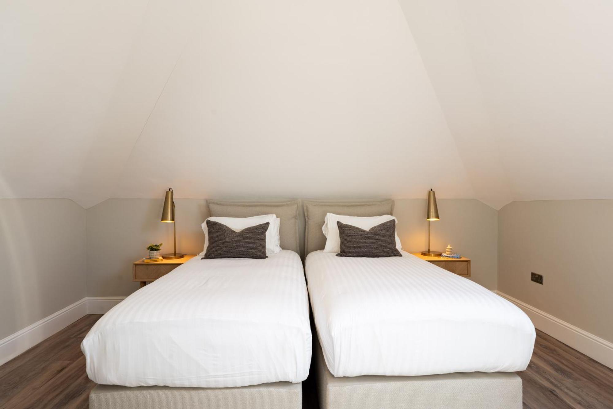 Wellington Place I Your Apartment บริสตอล ภายนอก รูปภาพ