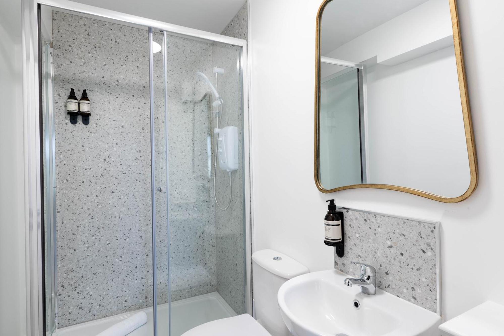 Wellington Place I Your Apartment บริสตอล ภายนอก รูปภาพ