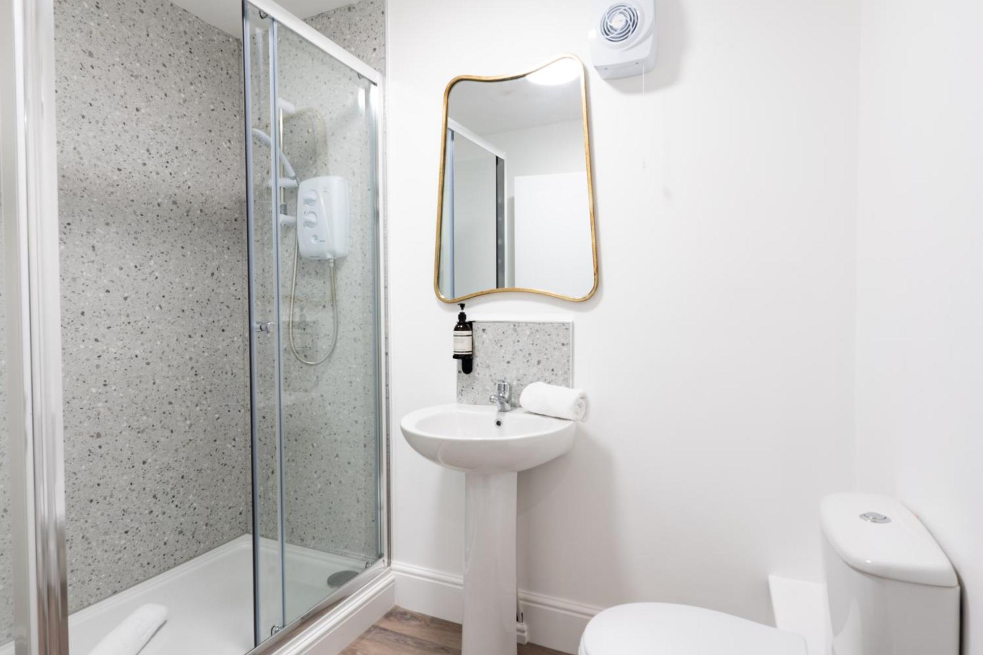 Wellington Place I Your Apartment บริสตอล ภายนอก รูปภาพ