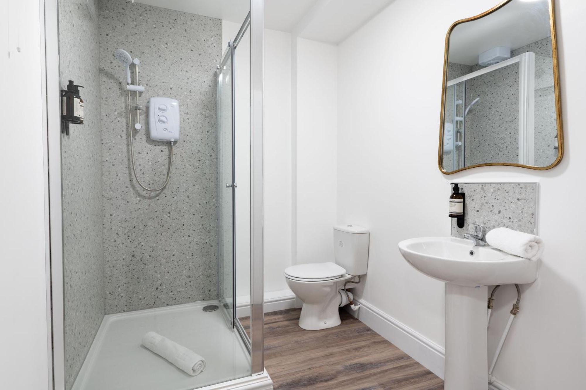 Wellington Place I Your Apartment บริสตอล ภายนอก รูปภาพ